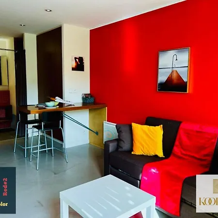 3studioscolornyons Apartment